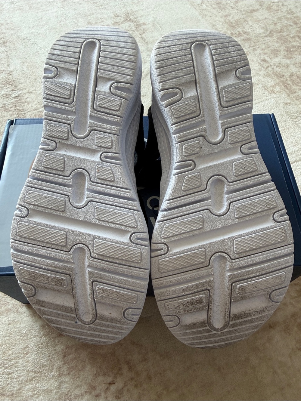 White Mountain Charry Black & White Strappy Comfort Sandals - Picture 4 of 6